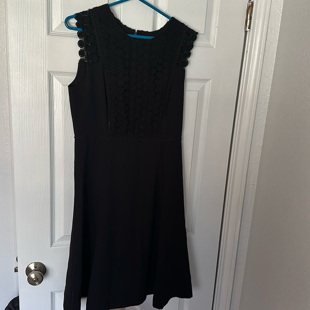 Sleeveless black fit and flare lace top dresss